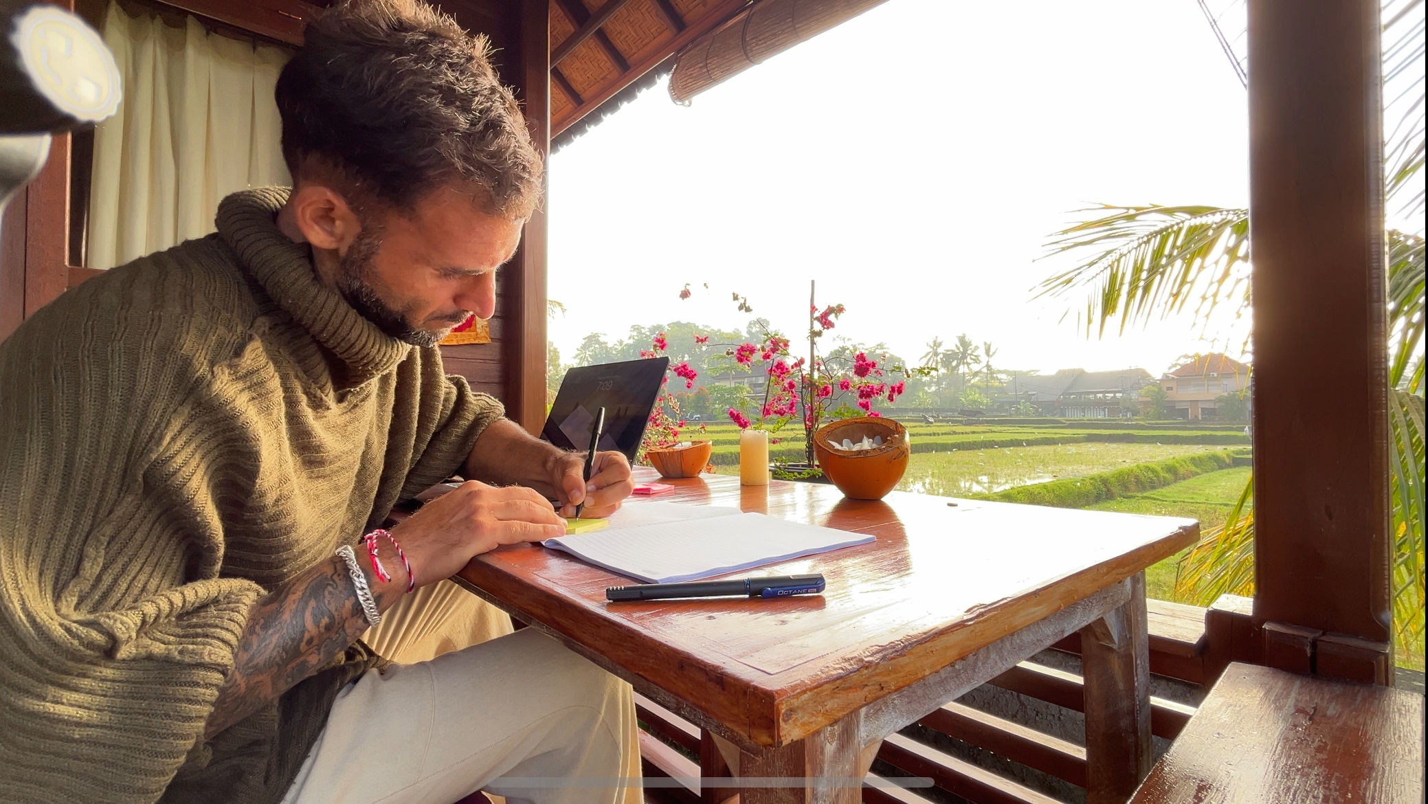 Santiago estudiando en Bali