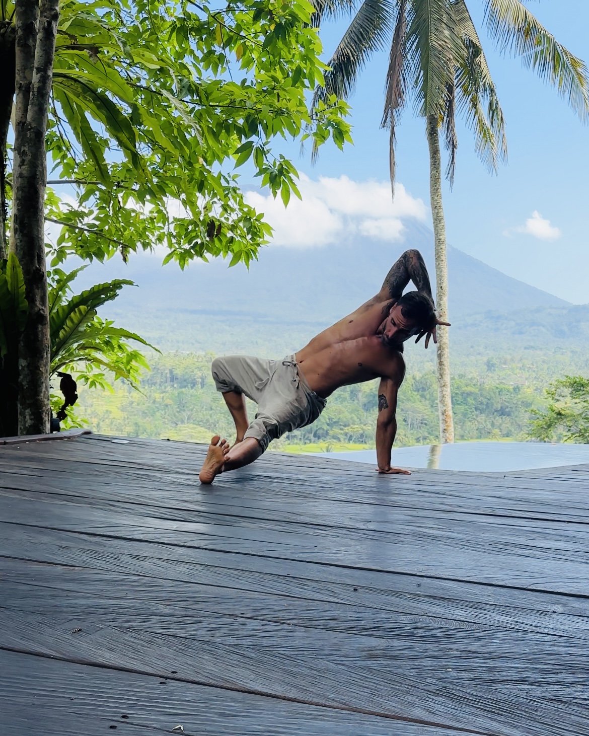 Santiago — creador de MMT